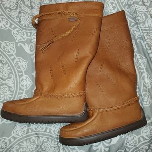 Manitoba mukluks size 7